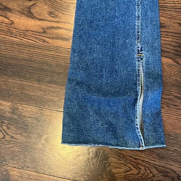 Rag and Bone cute boot cut jeans. Perfect for a festival! - Picture 2 of 3